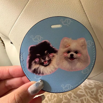 Customer luggage tag photo