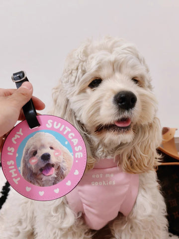 Customer luggage tag photo